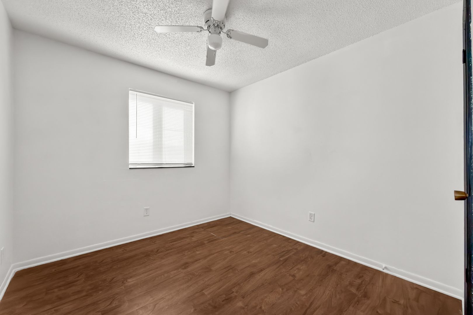 Ankeny Apartment: 1210 SE Belmont Drive