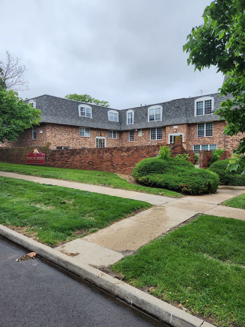 Des Moines Apartment: 708 16th Street