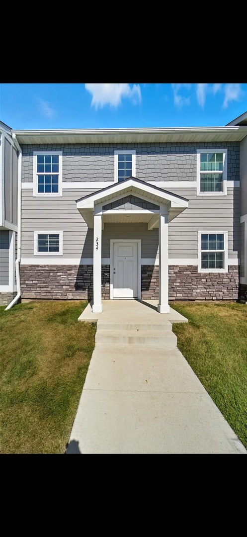 Waukee House: 234 NW Common Pl