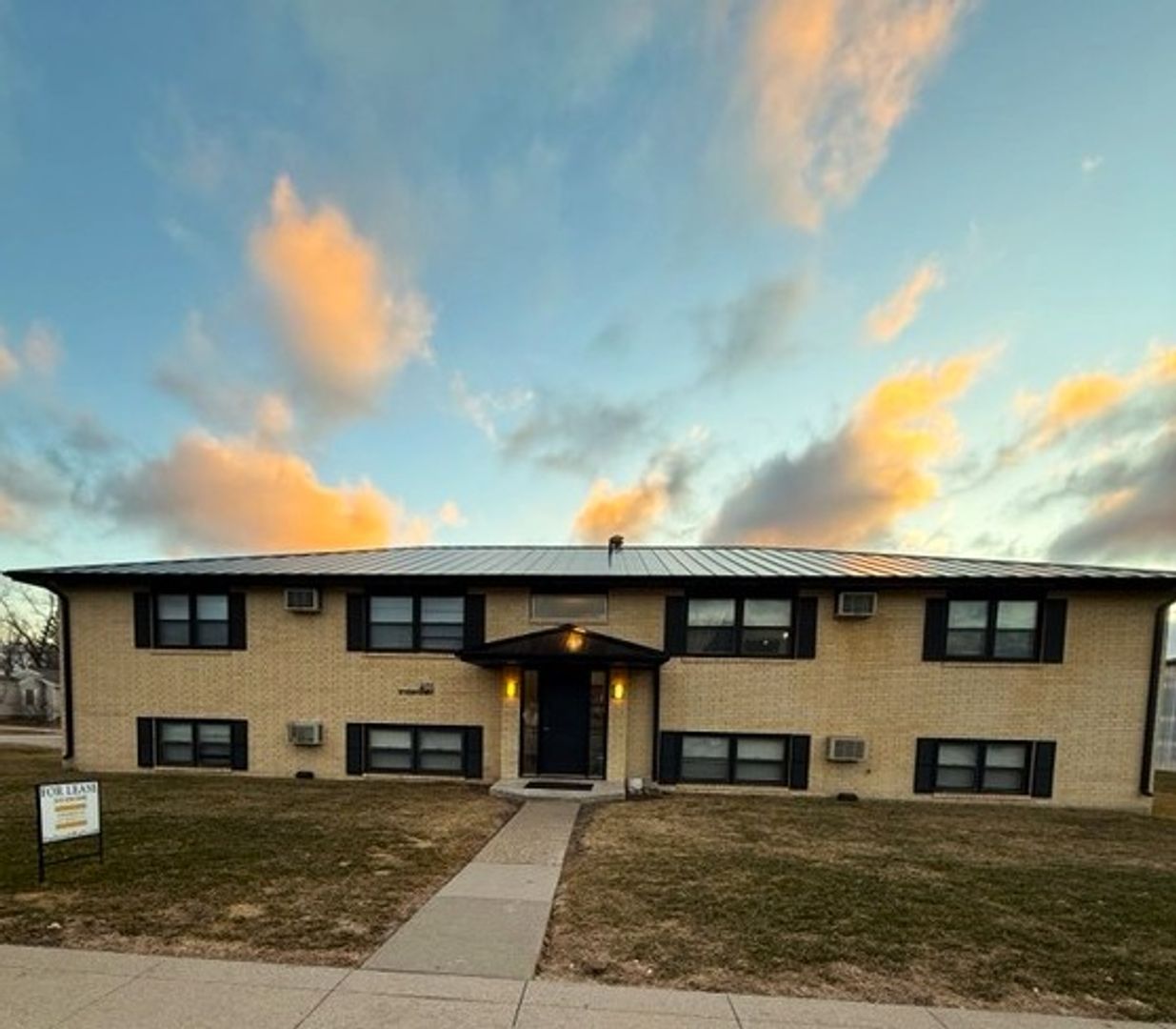 Grimes Apartment: 401 SE Main Street