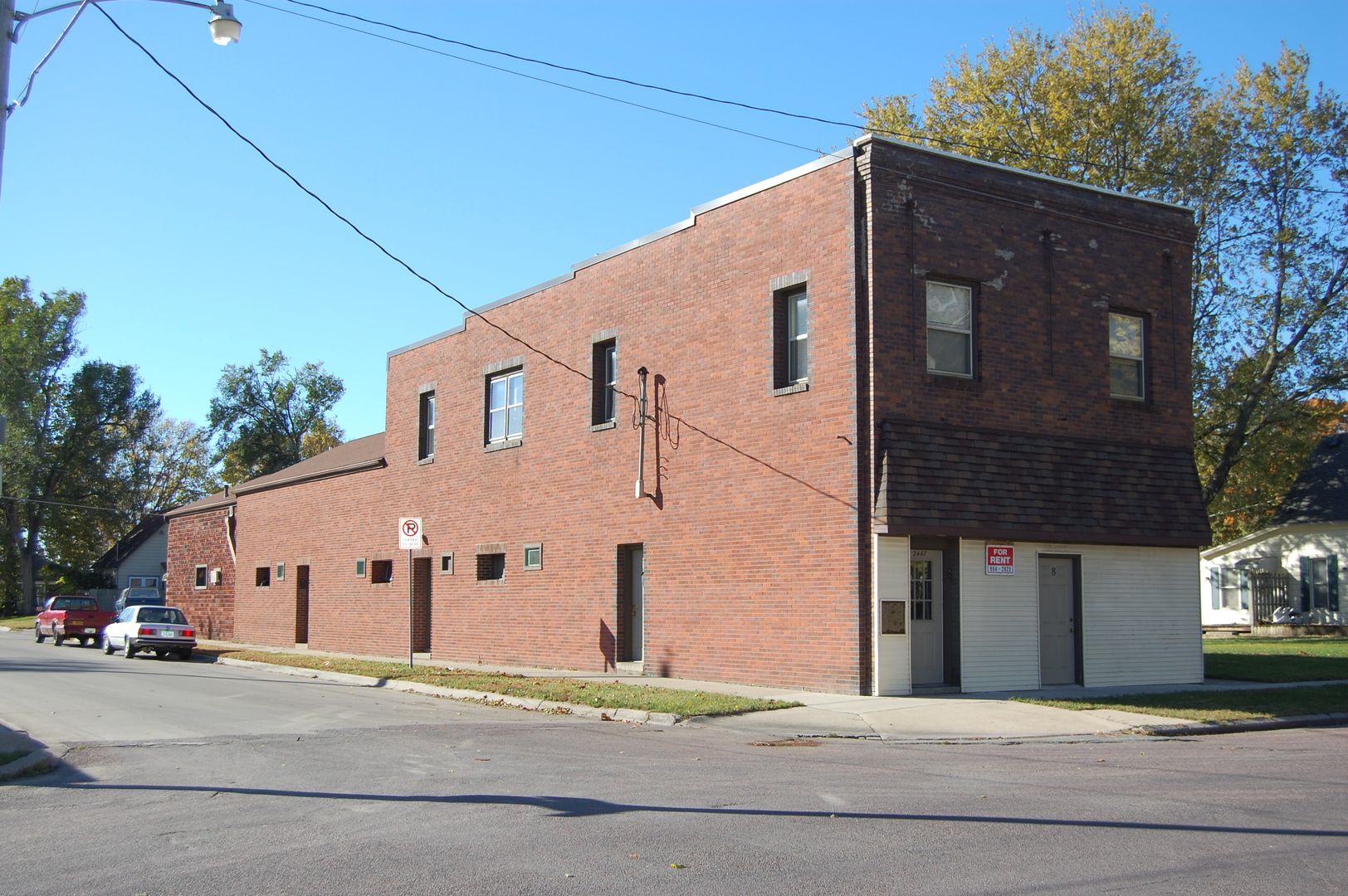 Des Moines Apartment: 2447 E Walnut Street