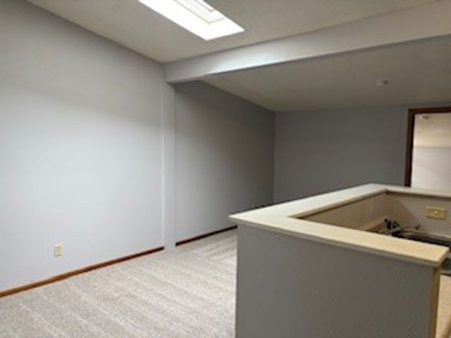 Adel Apartment: 115 S 6th Street