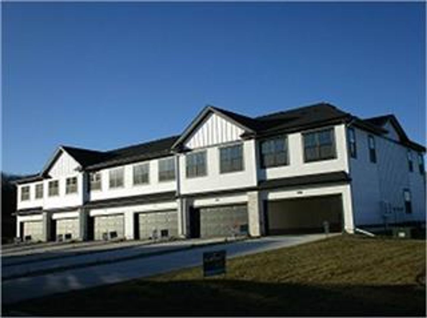 West Des Moines Townhome: 1436 King's Grove Avenue