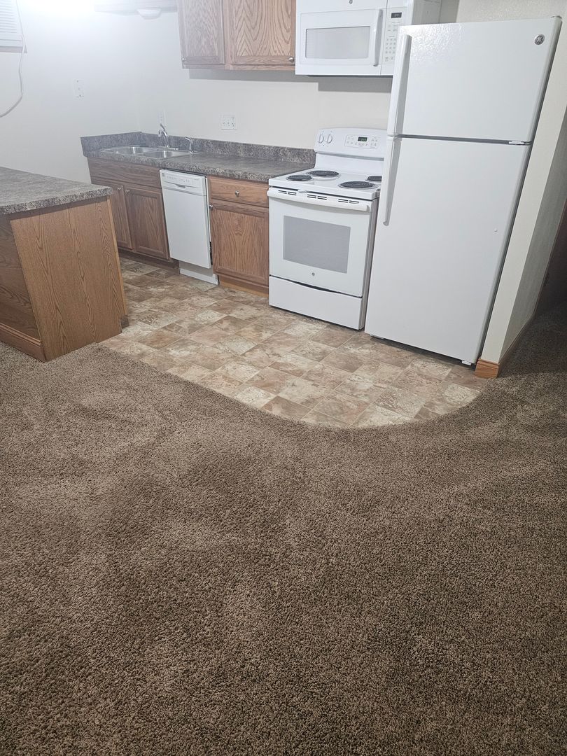 Des Moines Apartment: 5012 Ingersoll