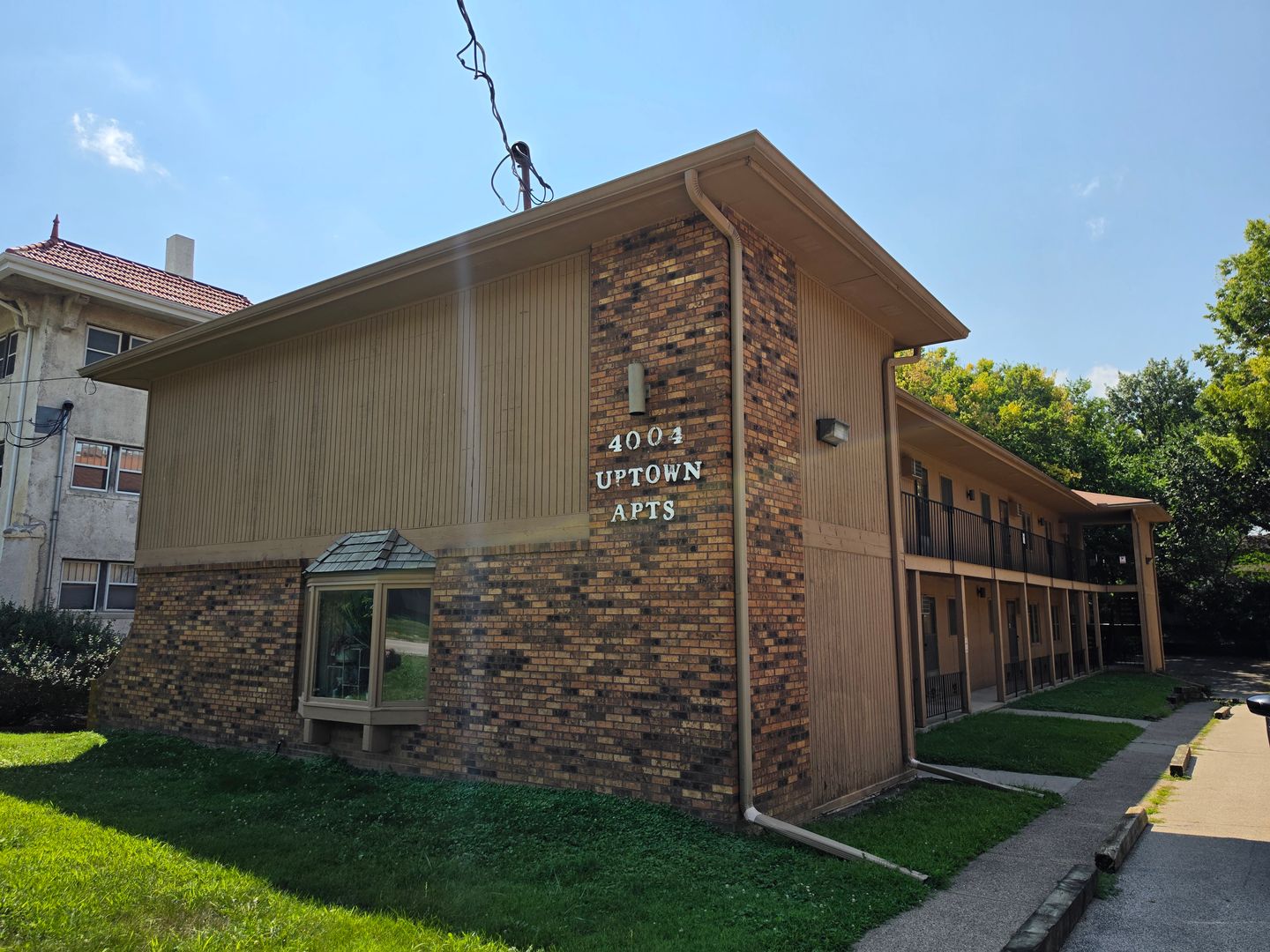 Des Moines Apartment: 4004 University