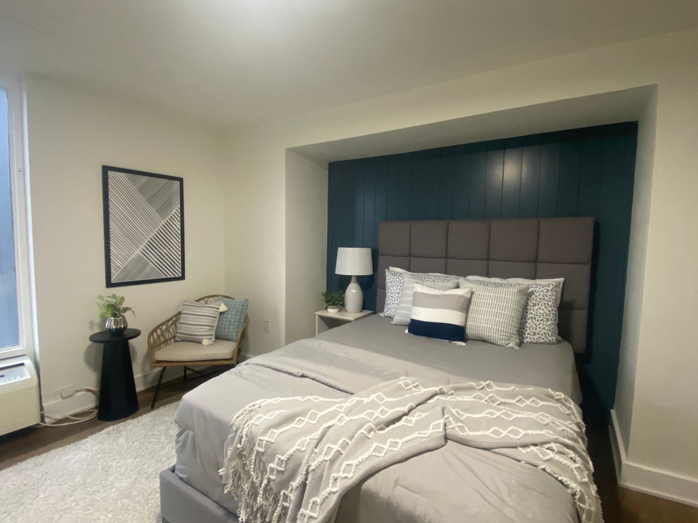 Des Moines Apartment: 5626 Douglas Avenue