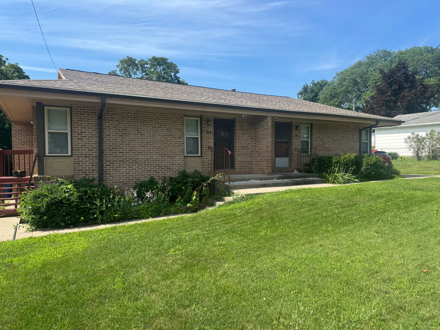 Des Moines Apartment: 315 E Rose Avenue