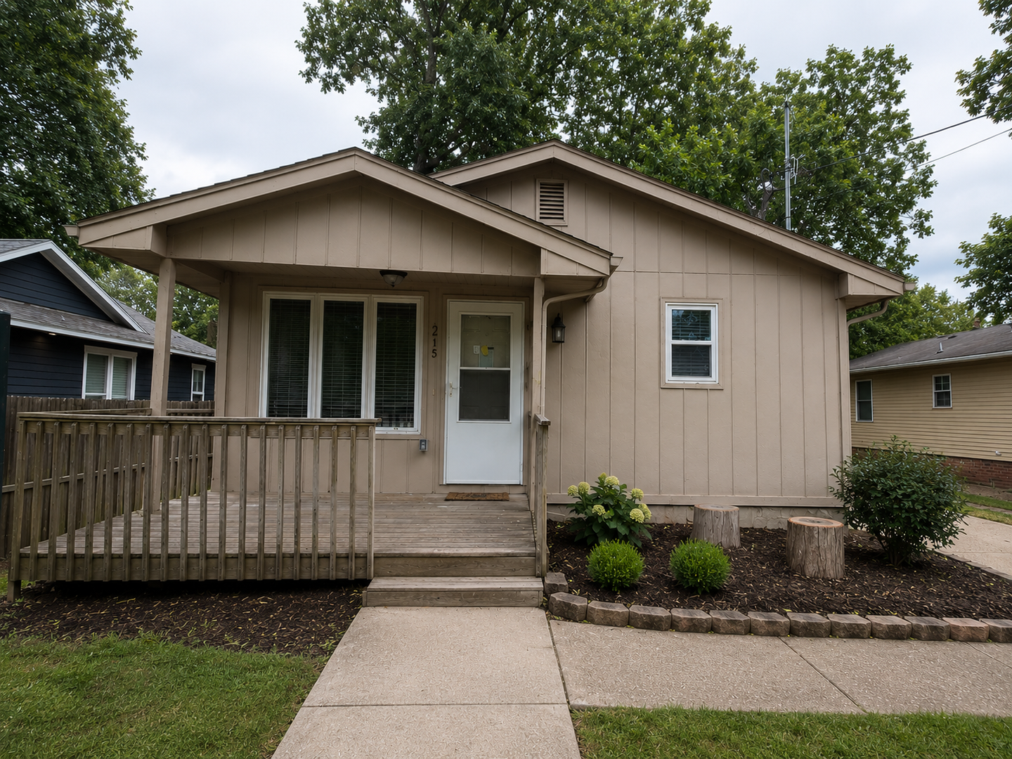 Des Moines House: 1359 Idaho St