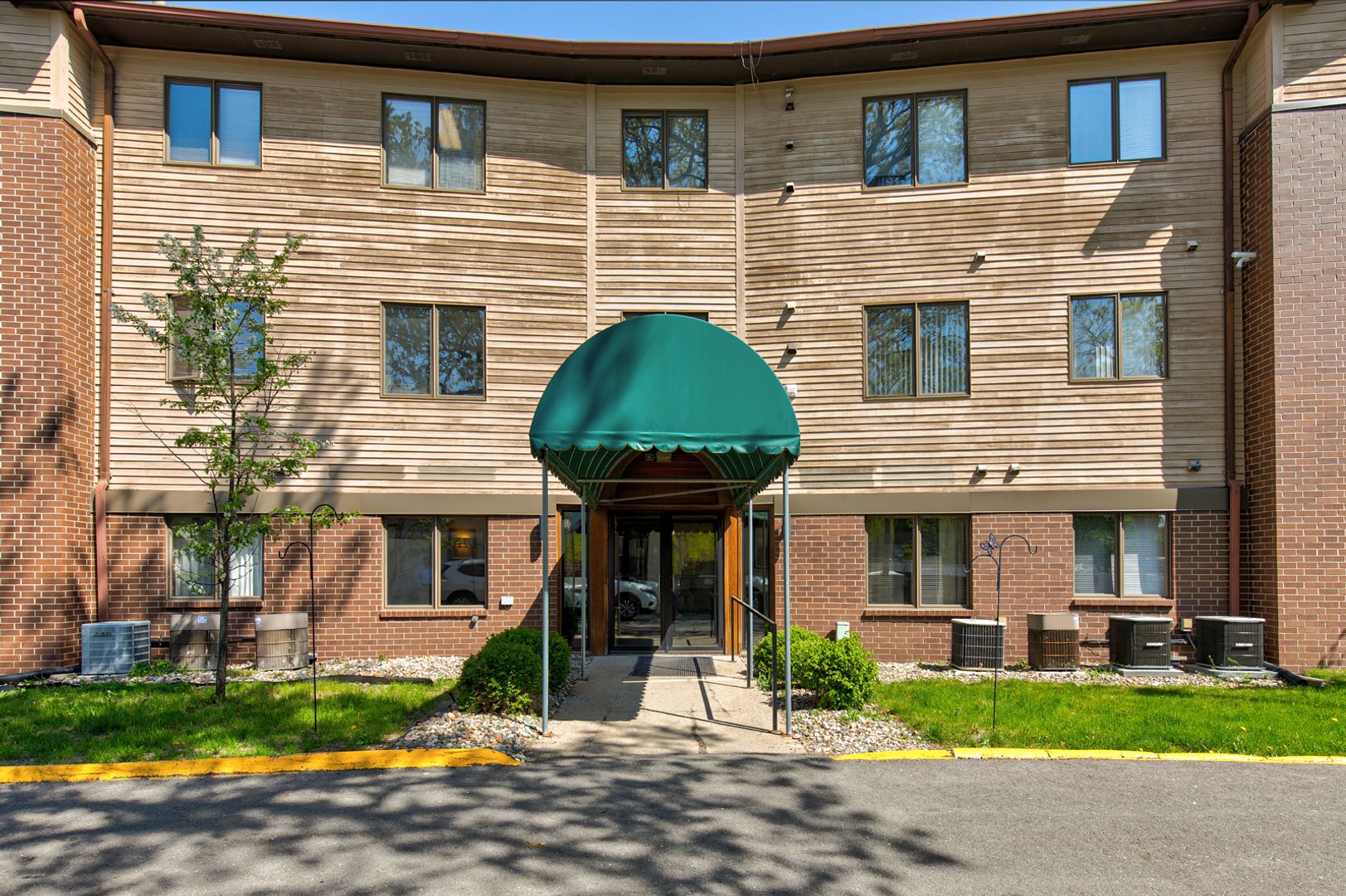 Des Moines Apartment: 2929 Beaver Ave