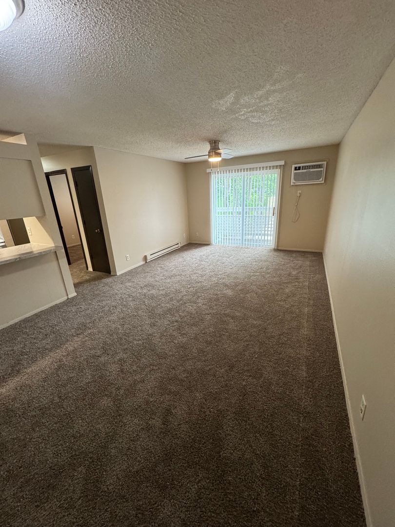 Des Moines Apartment: 5201 S Union Street