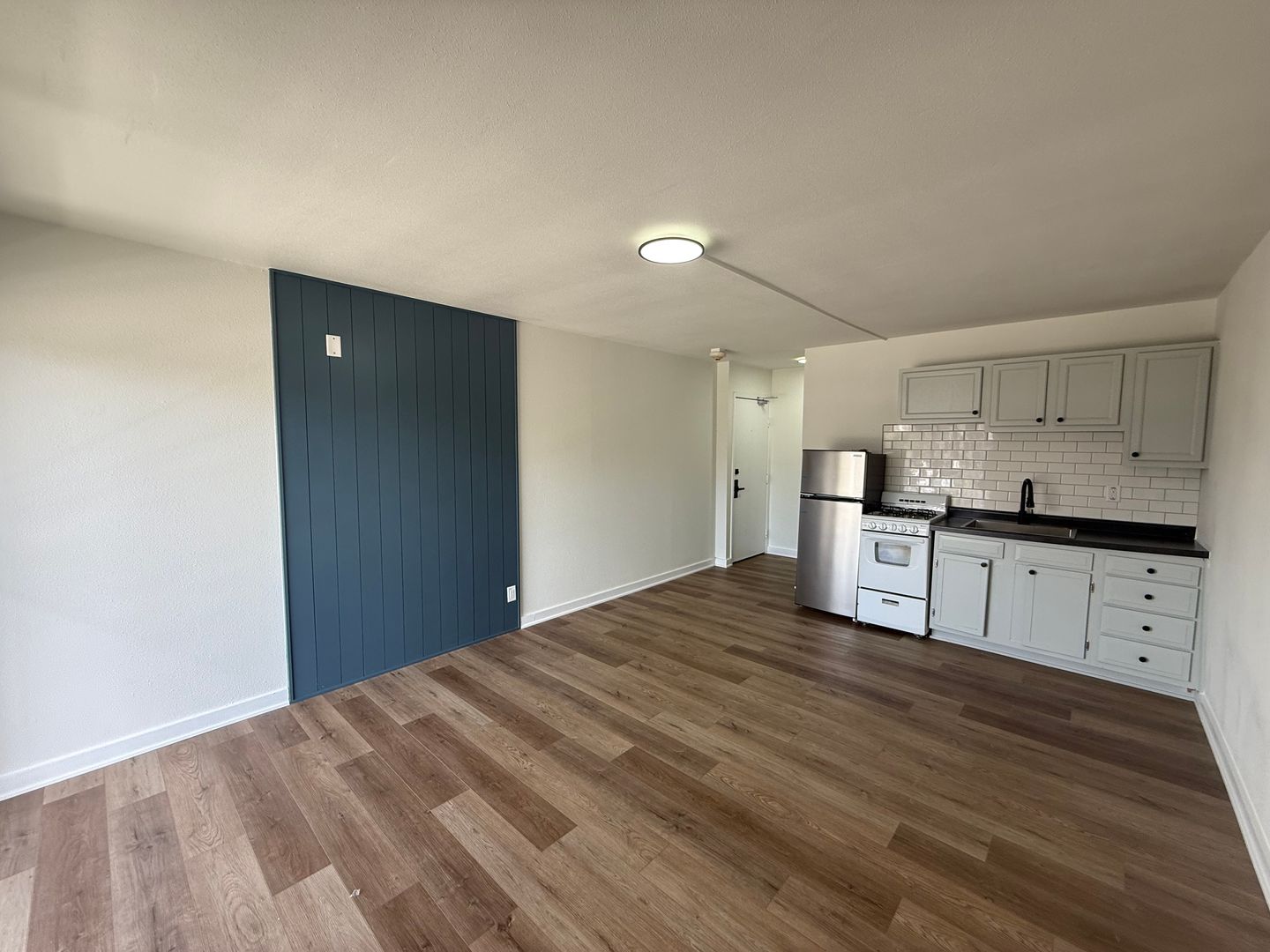 Des Moines Apartment: 5626 Douglas Avenue