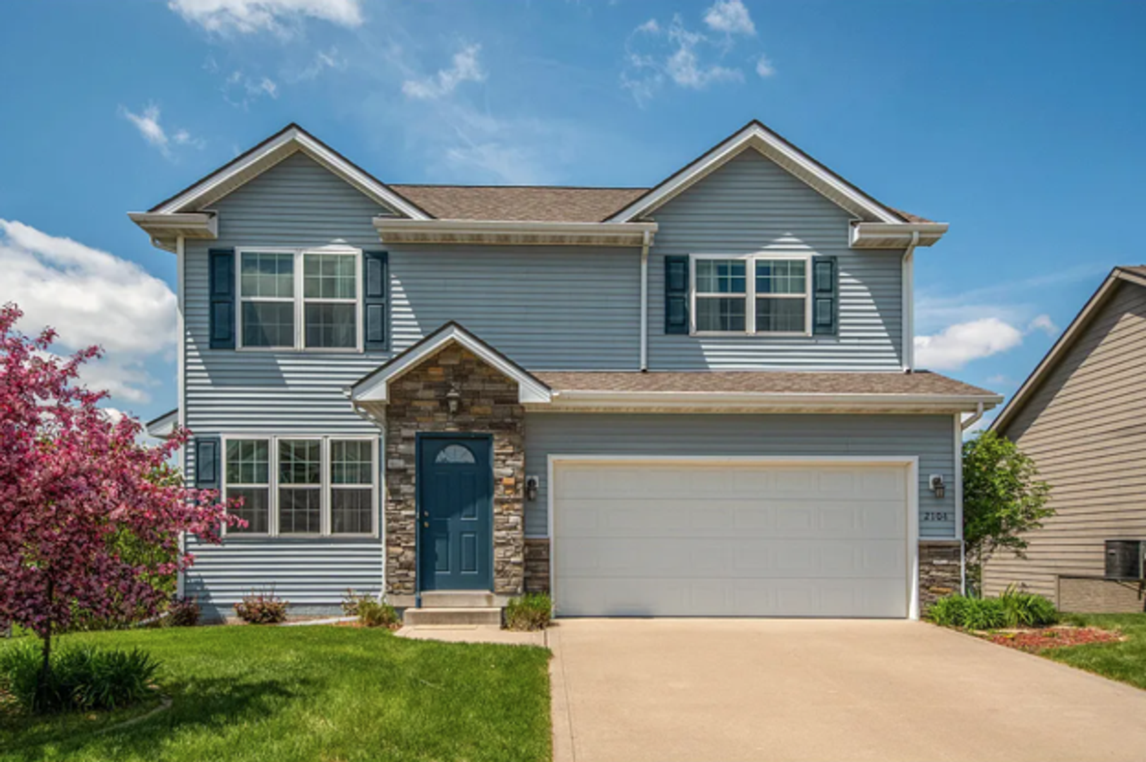 Ankeny House: 2104 NE Oak Dr