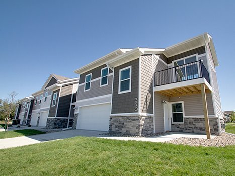 Waukee Townhome: 260 SE Waco Pl