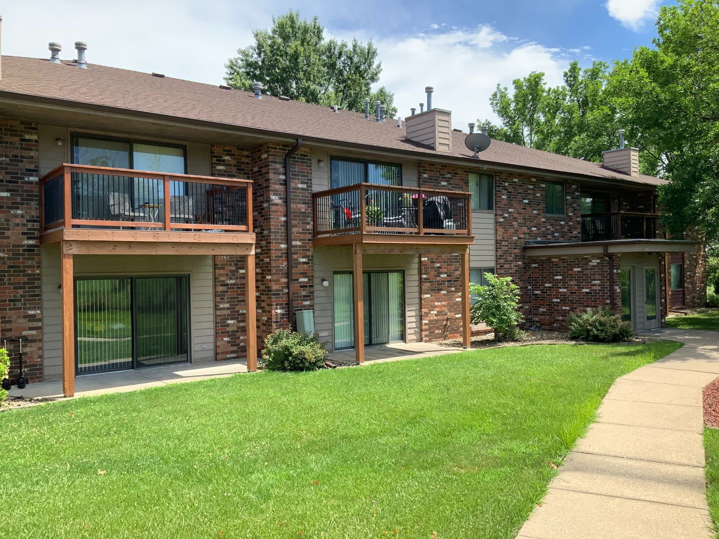 Des Moines Apartment: 2200 Stanton Avenue
