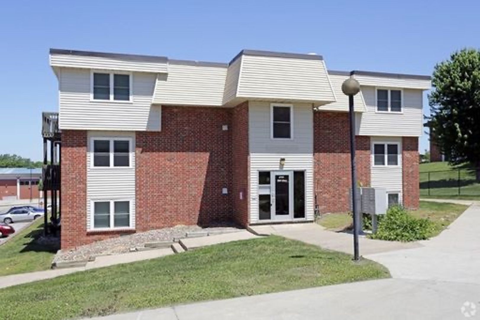 Des Moines Apartment: 2701-2715 SW 23rd Street