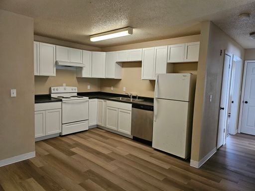 2 Bedroom South Side of Des Moines $200 off first month's rent – photo 1