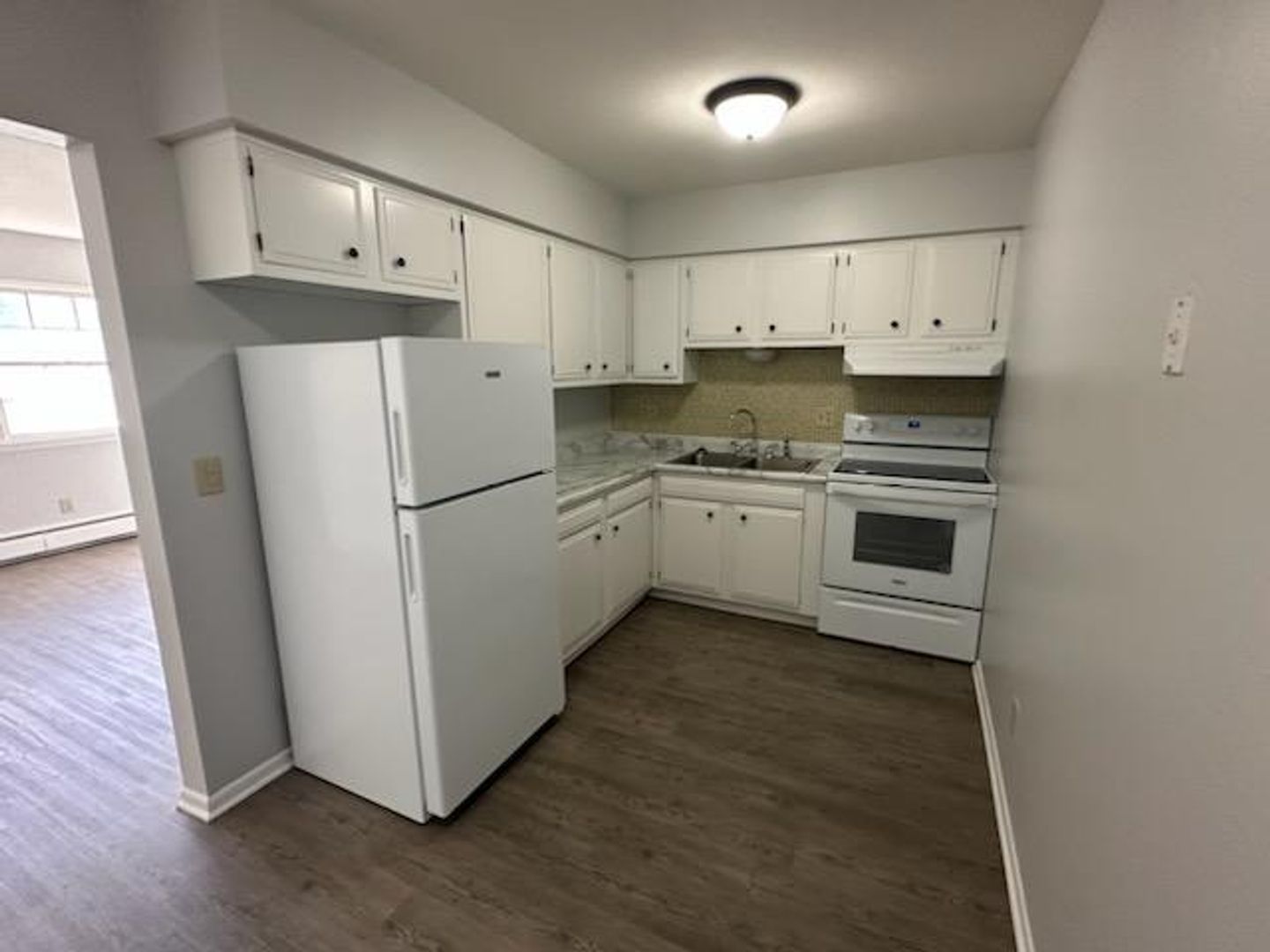 Des Moines Apartment: 4200 Knob Hill Drive