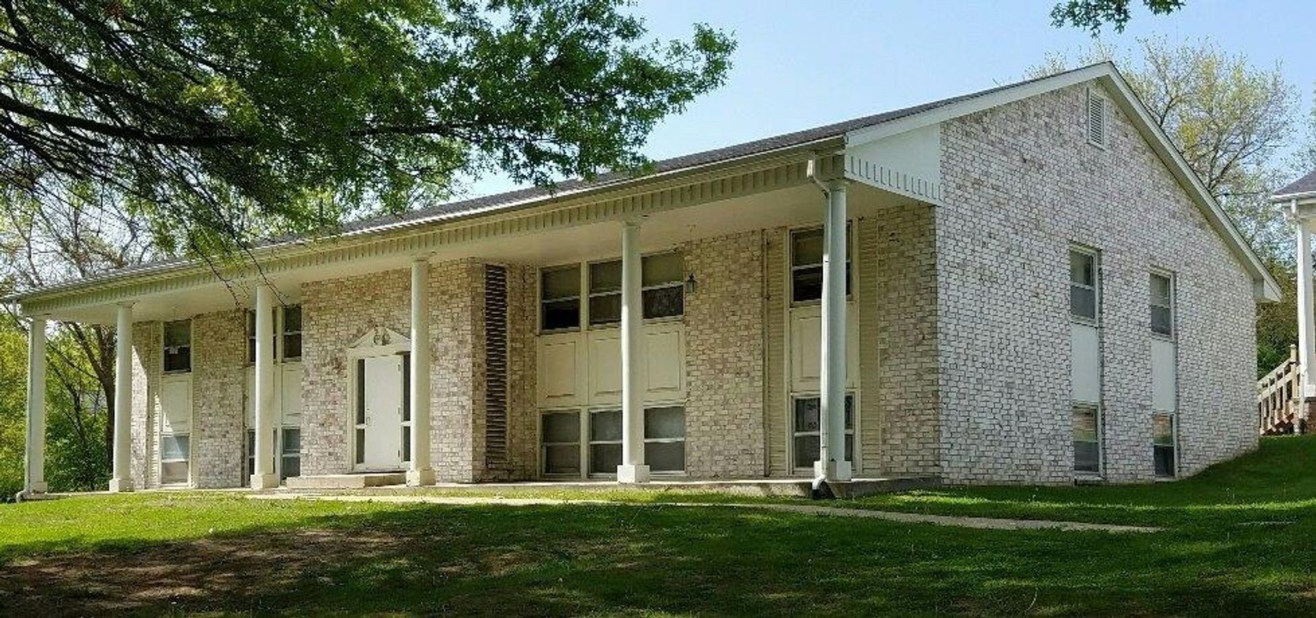 Des Moines Apartment: 1910-1914 Casady Drive