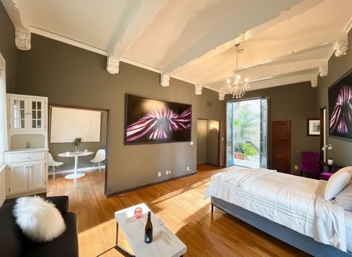 The historic los altos has one studio left! – photo 1