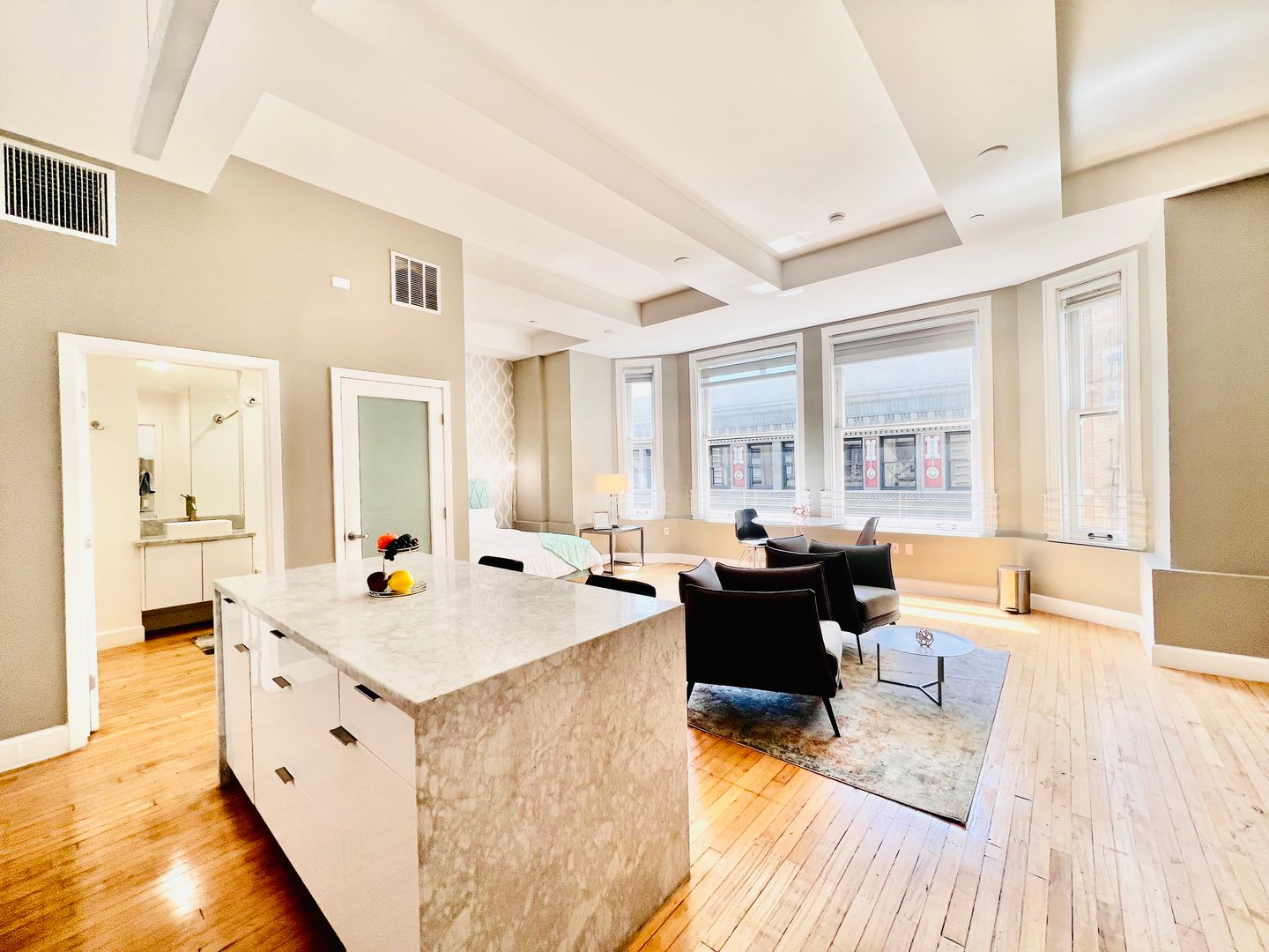 Los Angeles Apartment: 125 West 4th St