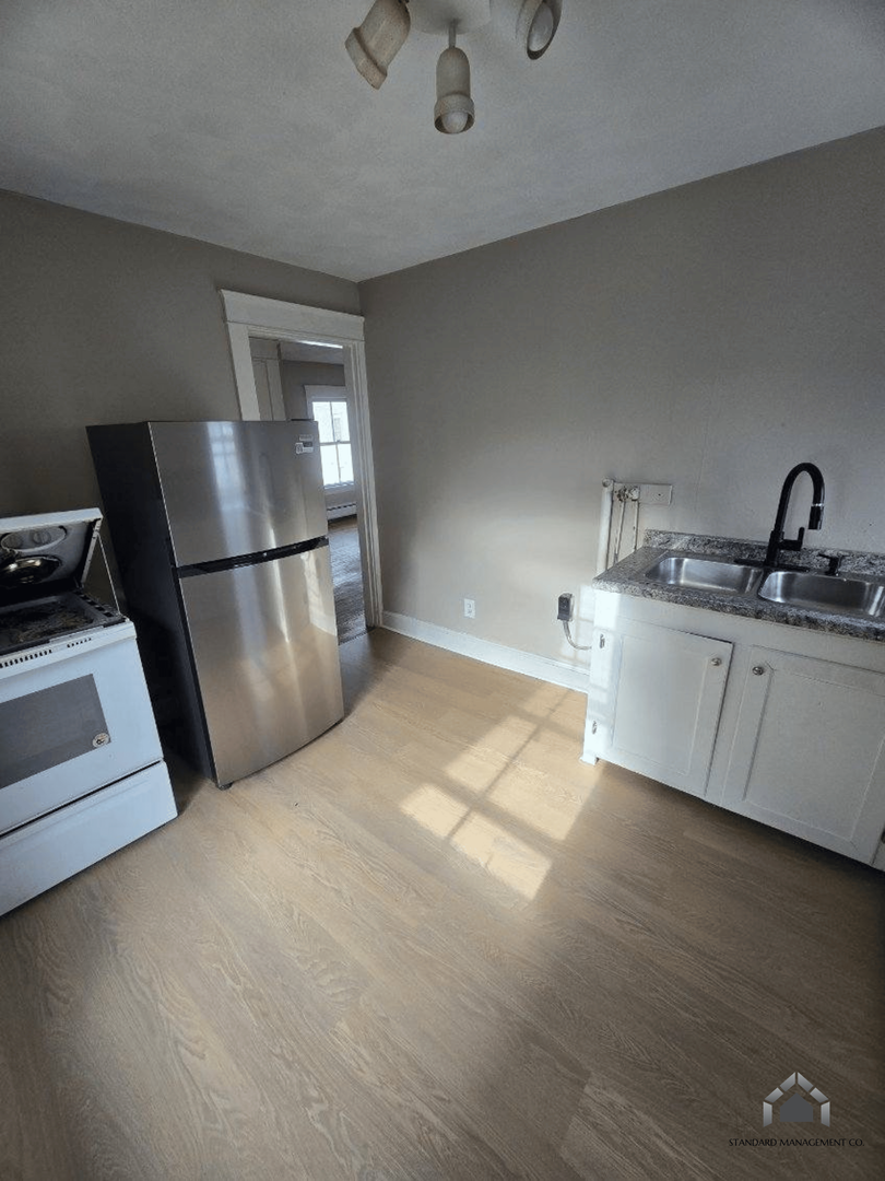 Waterville Apartment: 7-9 Dalton Street,