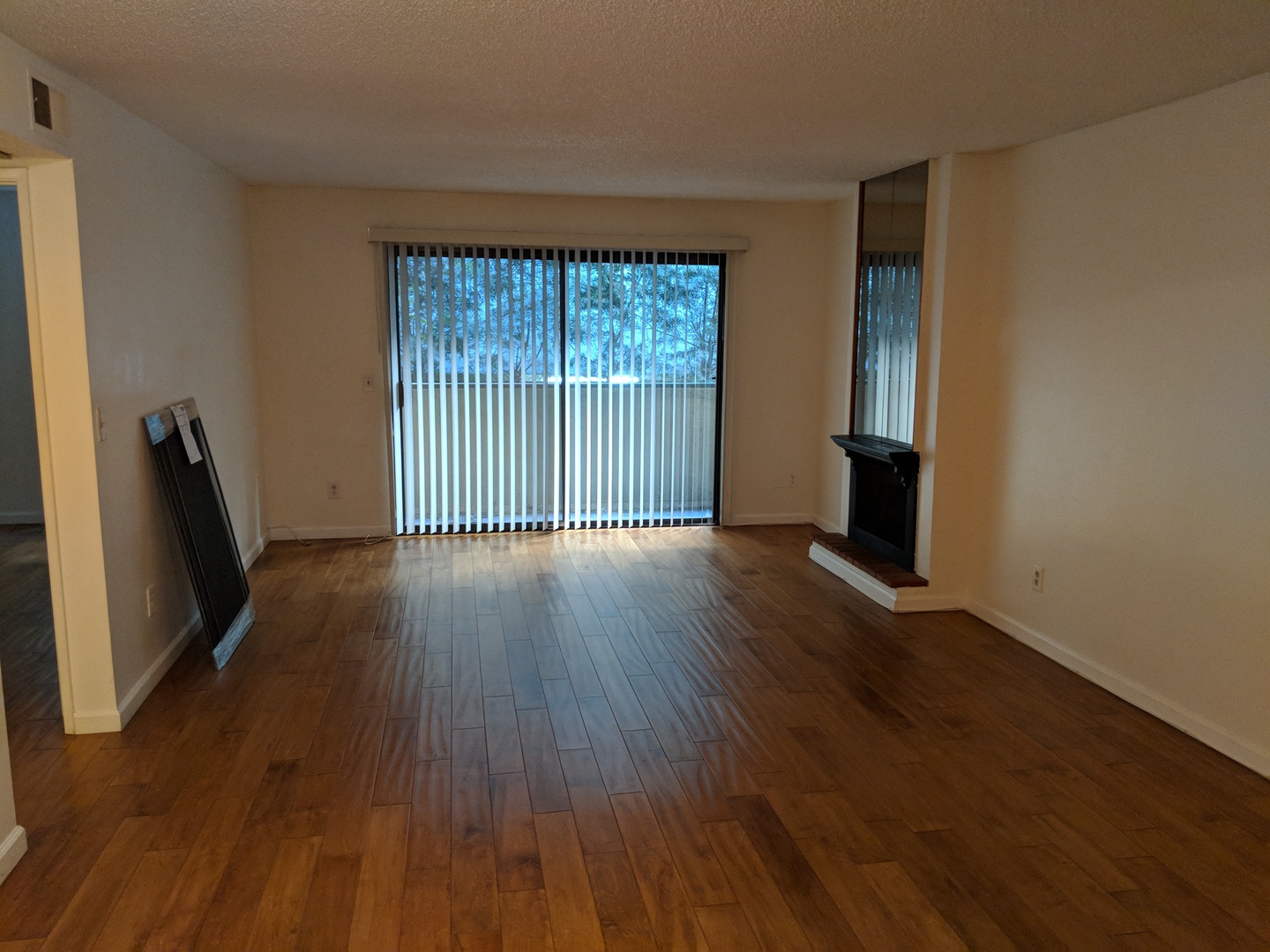 West Hollywood Condo: 909 N Sierra Bonita Ave Unit 3