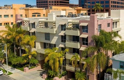 Rare Opportunity to Rent Spacious & Bright WLA Condo – photo 1