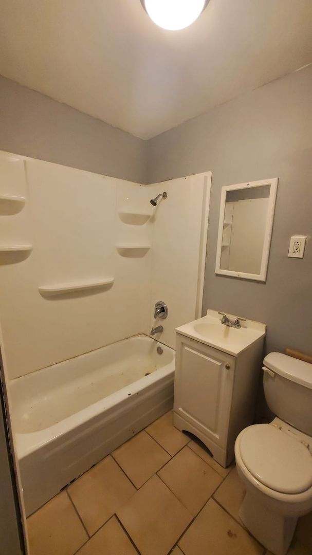 Chicago Apartment: 2252 S Whipple St.