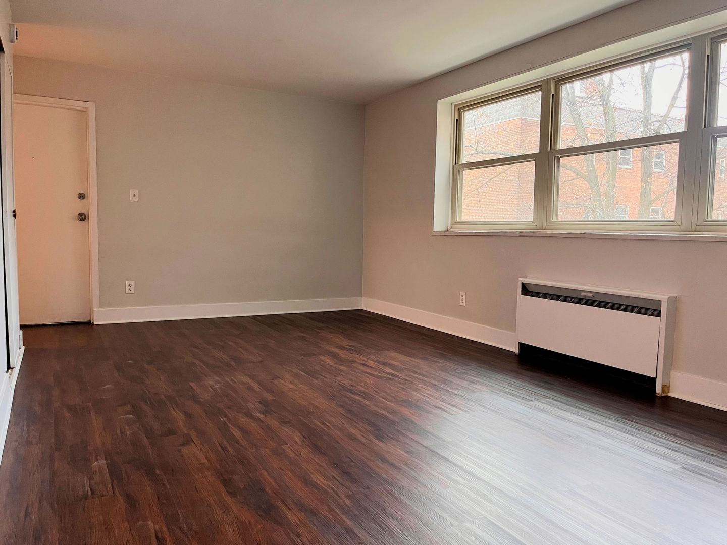 Buffalo Apartment: 2006 Delaware Avenue