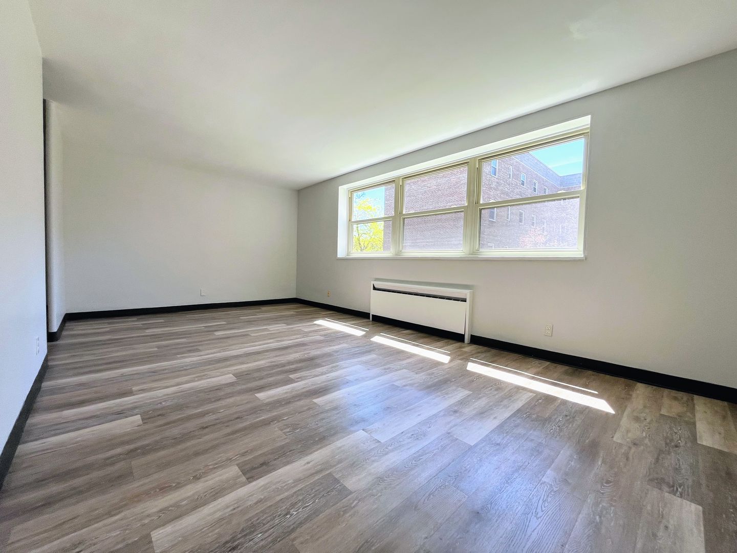 Buffalo Apartment: 1994 Delaware Avenue