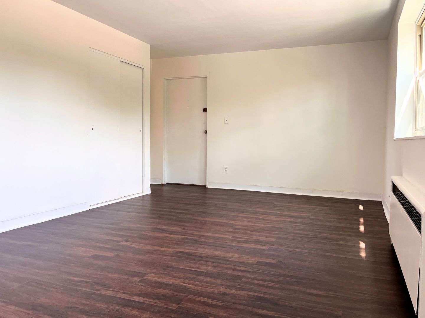 Buffalo Apartment: 1998 Delaware Avenue