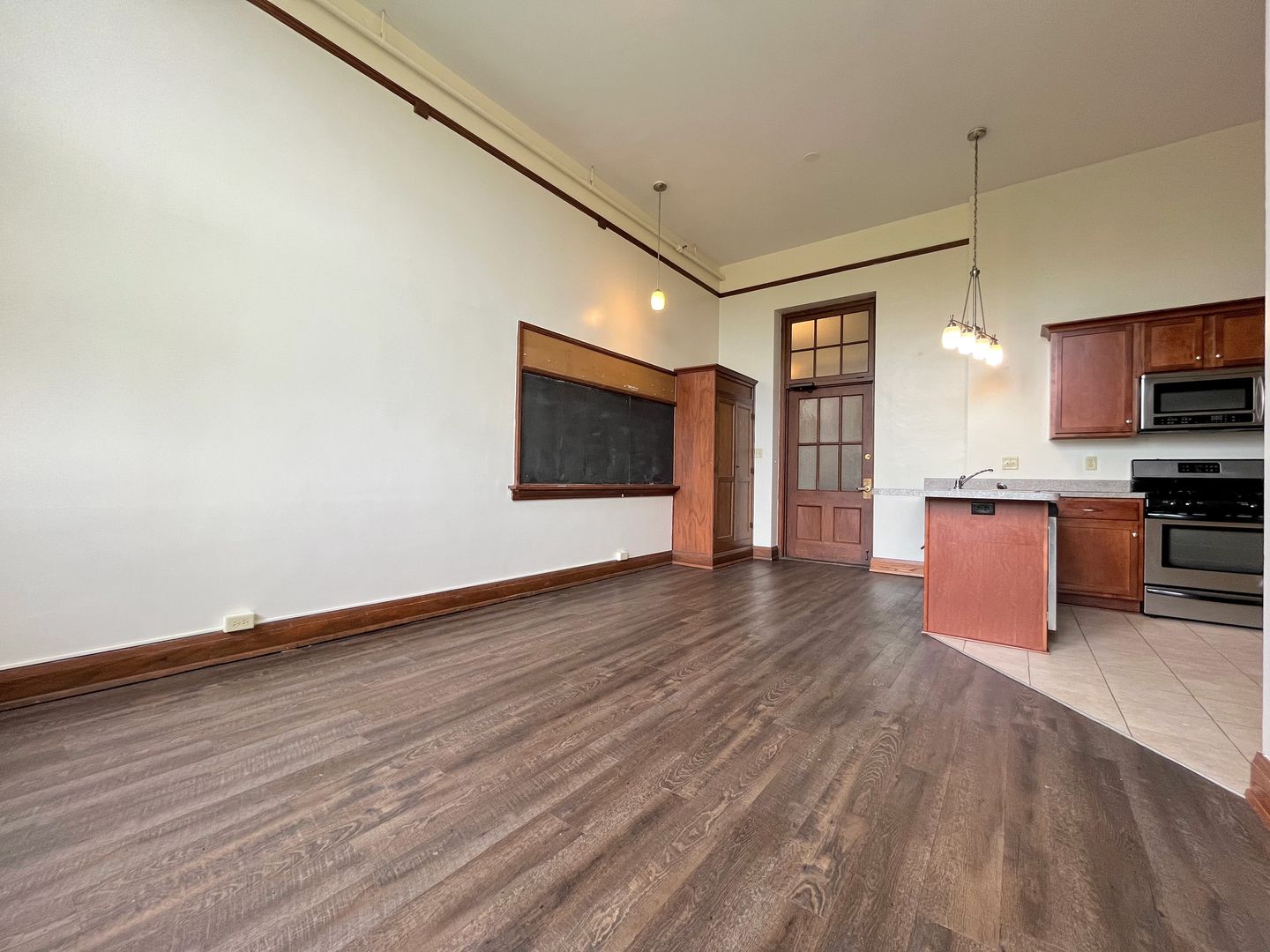 Buffalo Apartment: 257 Lafayette Avenue