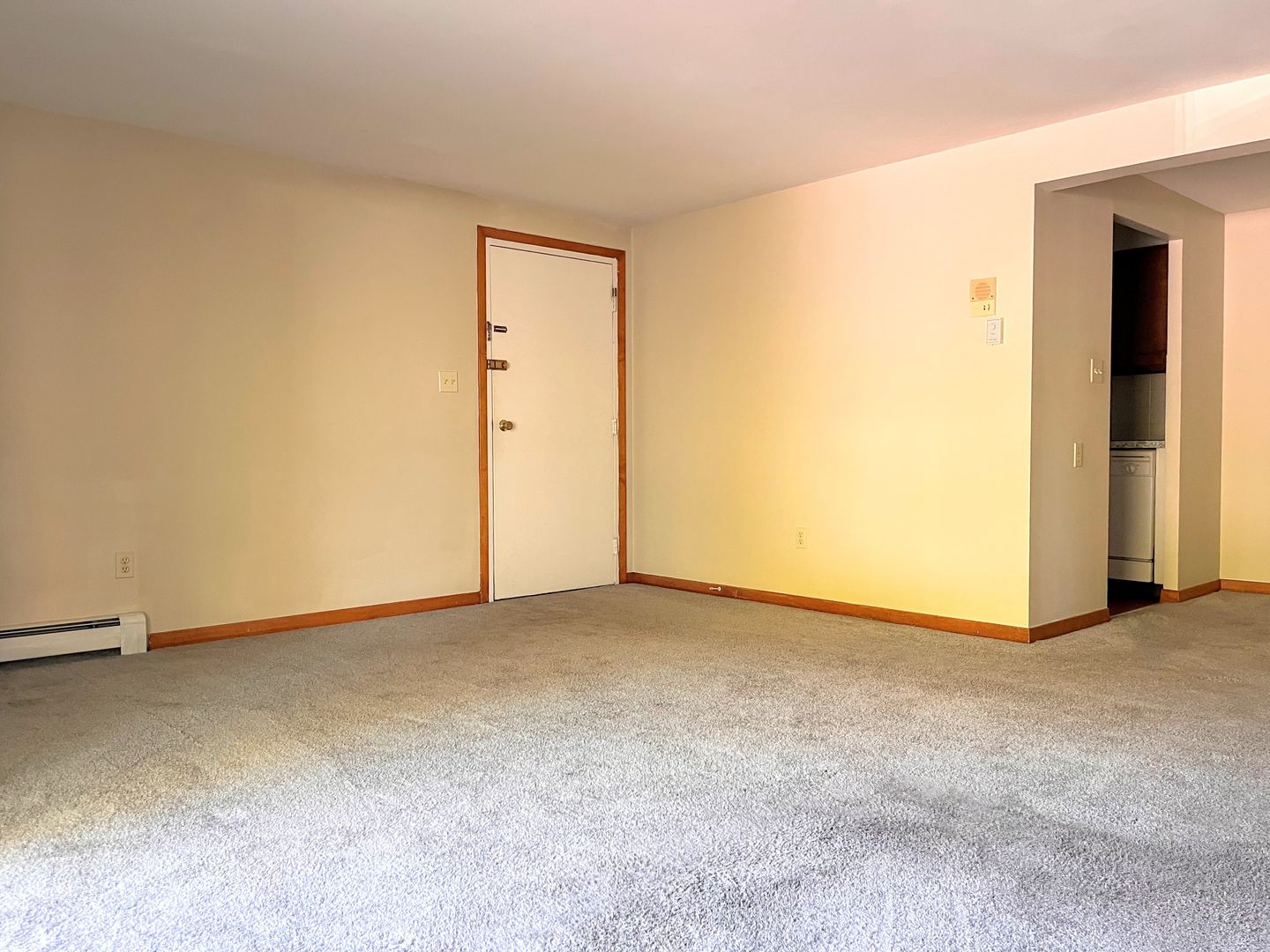 Buffalo Apartment: 1260 Center Road (New)