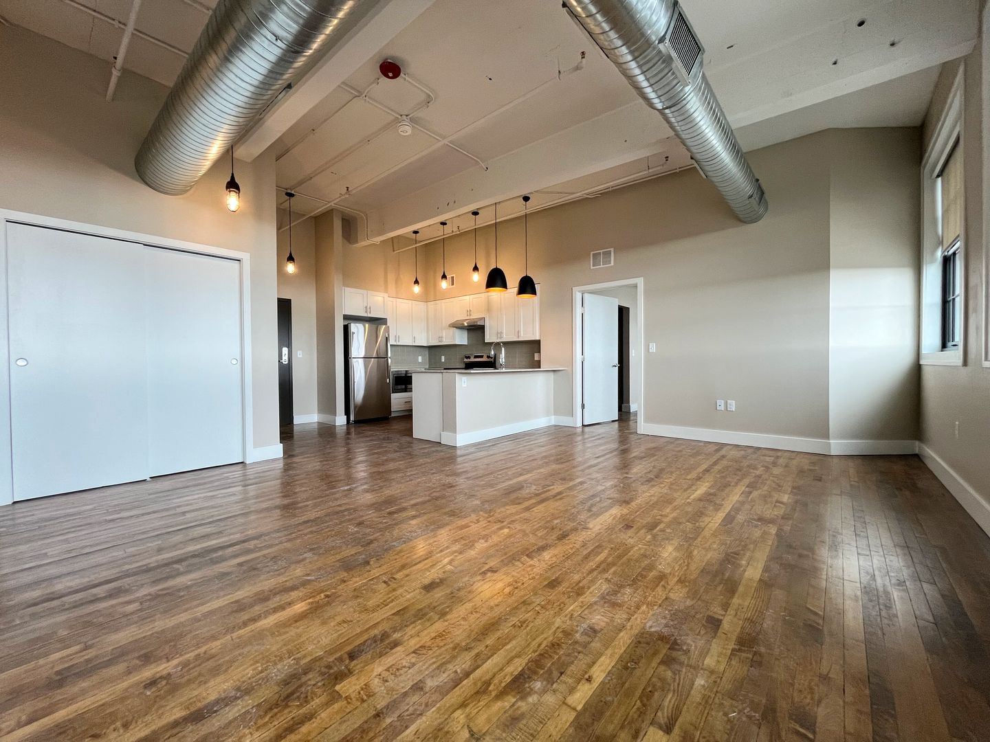 Buffalo Apartment: 2075 Kenmore Avenue