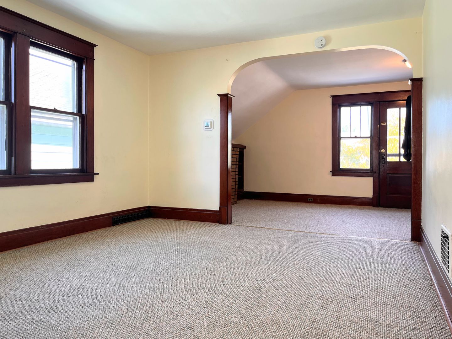 Buffalo Apartment: 253 Shirley Avenue