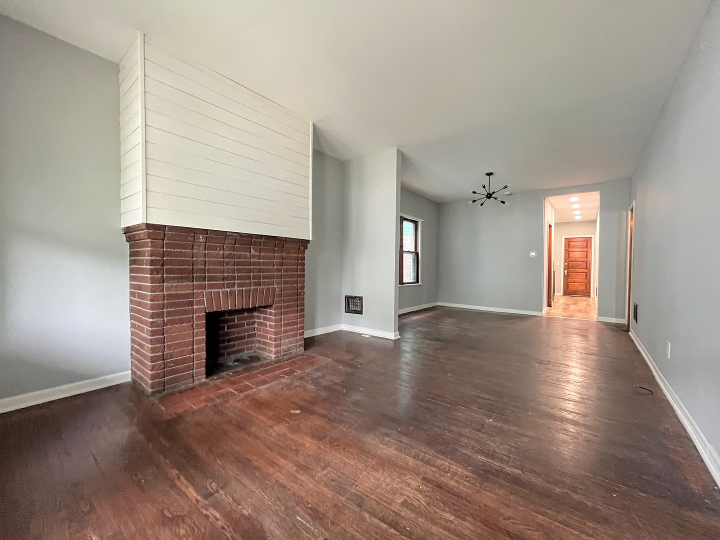 Buffalo Apartment: 73 College Street