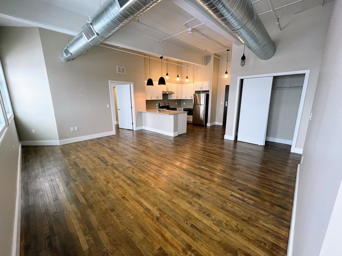 Buffalo Apartment: 2075 Kenmore Avenue