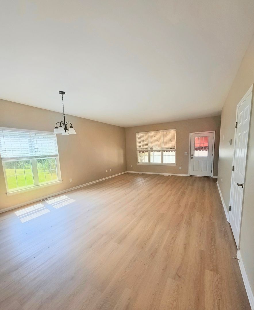 Williamsville Apartment: 1691 Maple Road