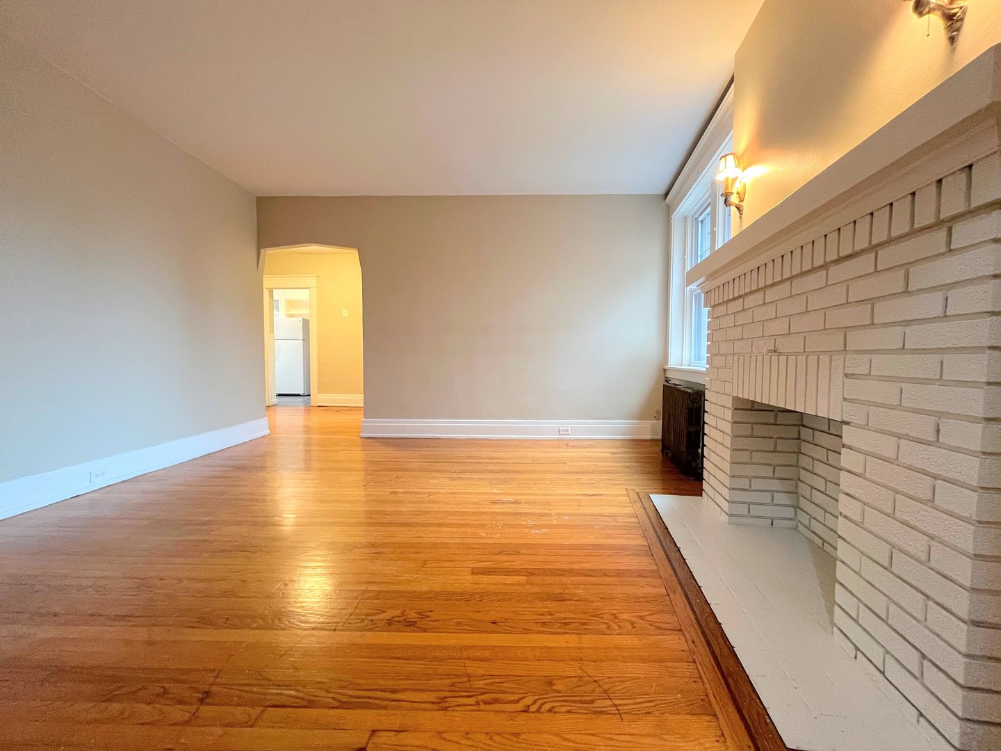 Buffalo Apartment: 196 Crescent Avenue