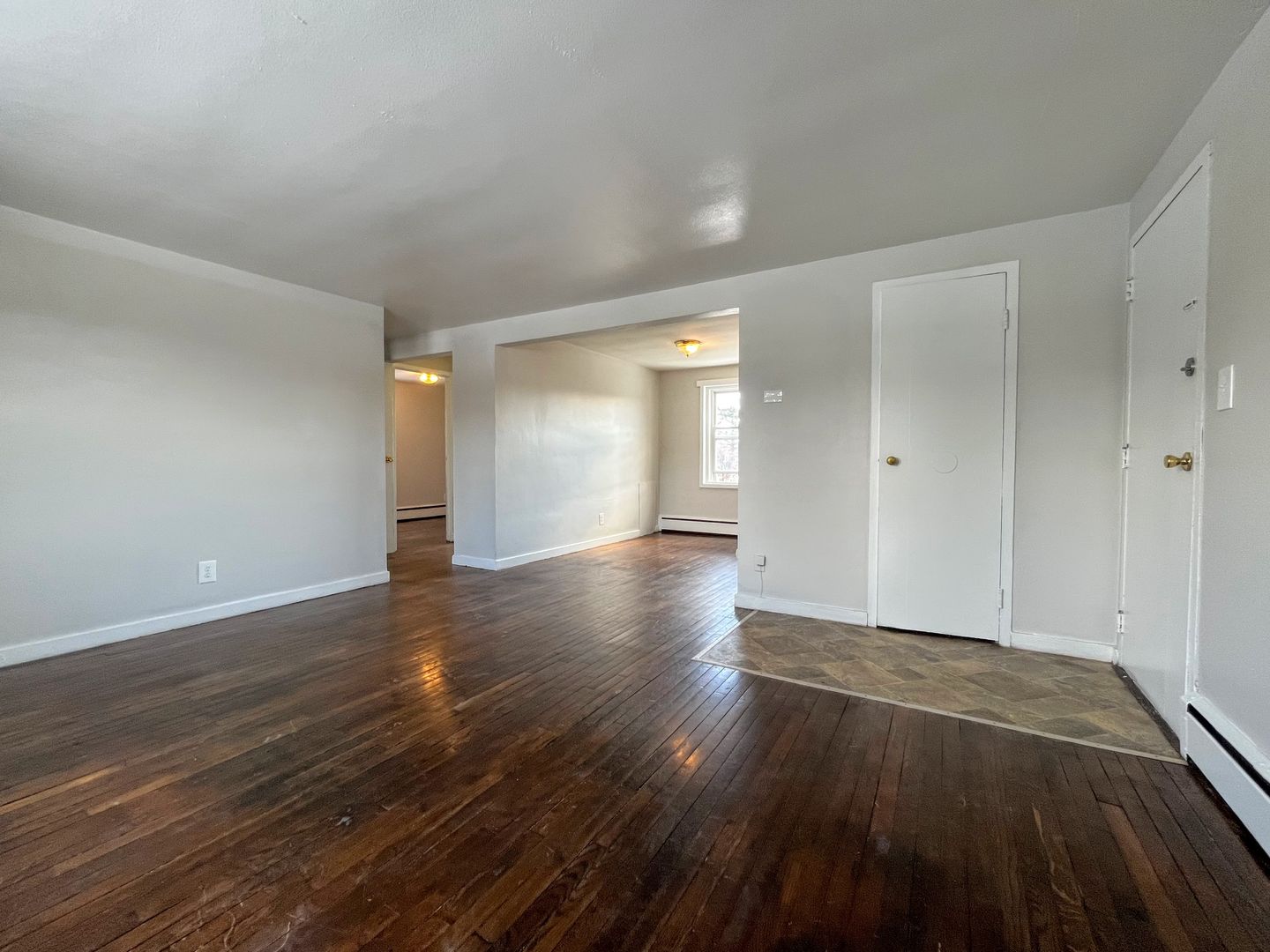 Cheektowaga Apartment: 49 Linda Drive