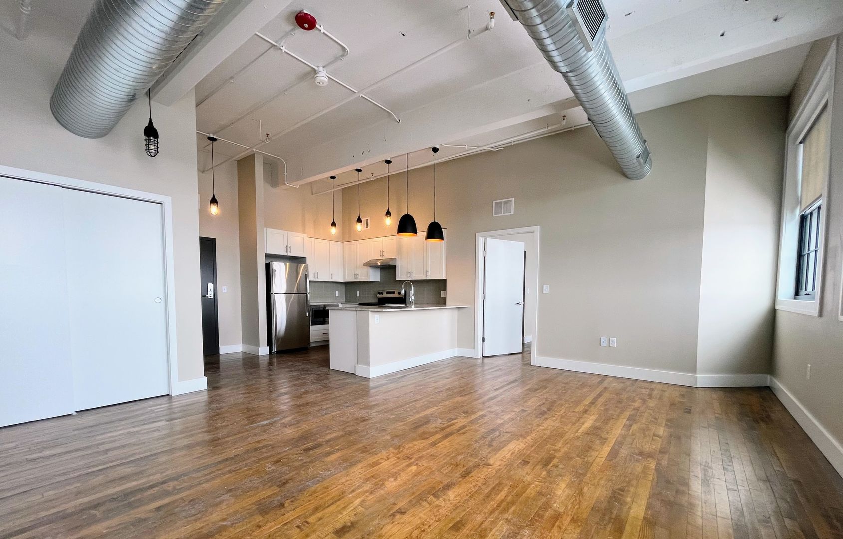 Buffalo Apartment: 2075 Kenmore Avenue