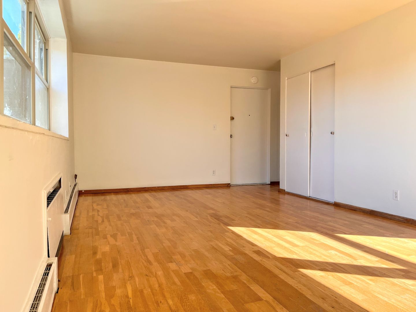 Buffalo Apartment: 1970 Delaware Avenue