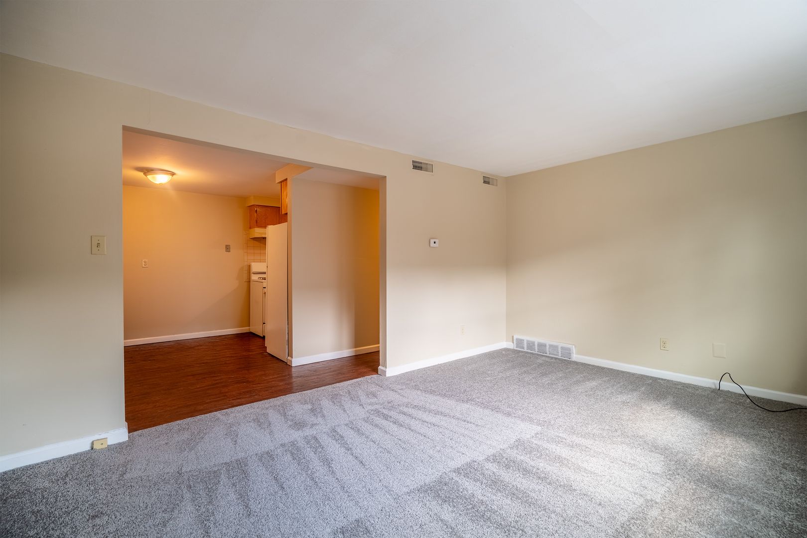 Buffalo Apartment: 576 Taunton Place