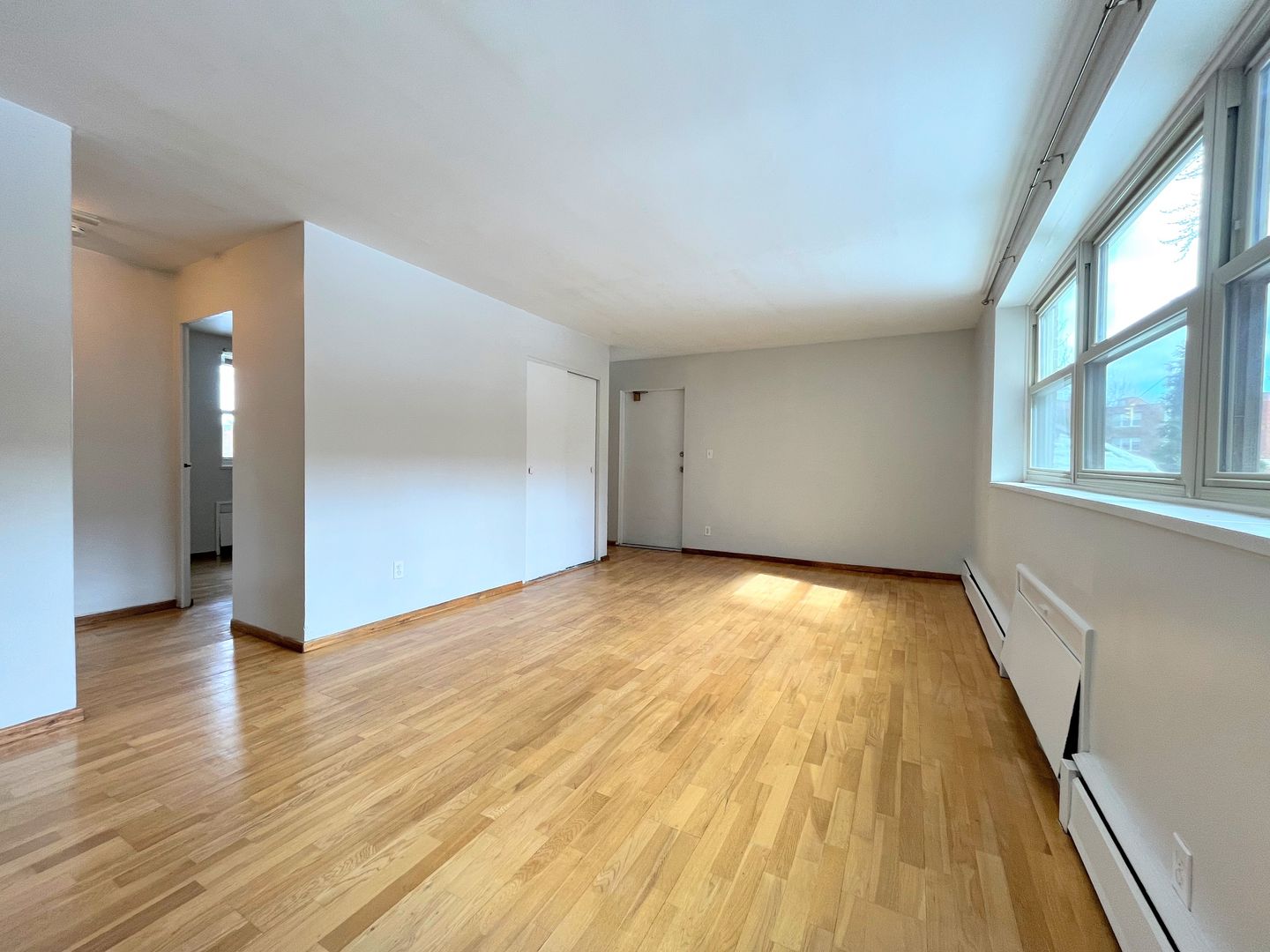 Buffalo Apartment: 1982 Delaware Avenue