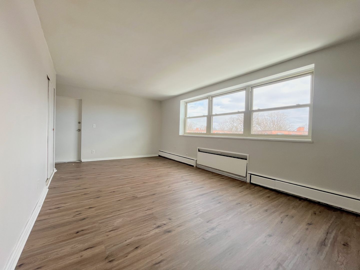 Buffalo Apartment: 1974 Delaware Avenue