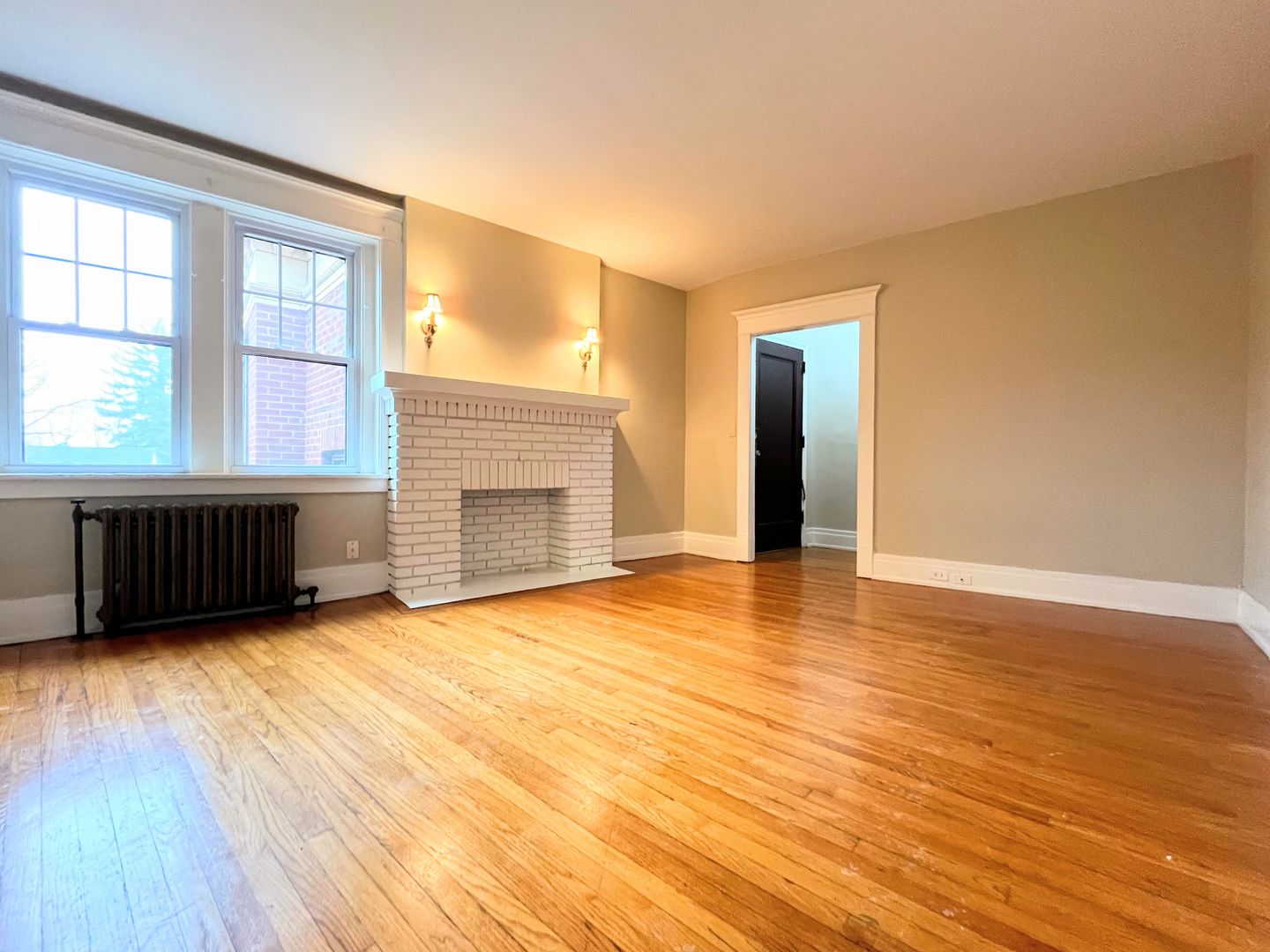 Buffalo Apartment: 196 Crescent Avenue