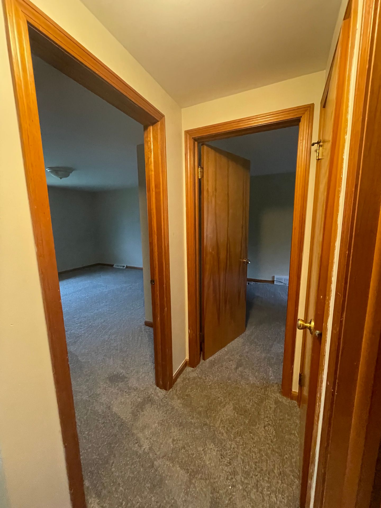 West Seneca Apartment: 21 Oakridge Drive