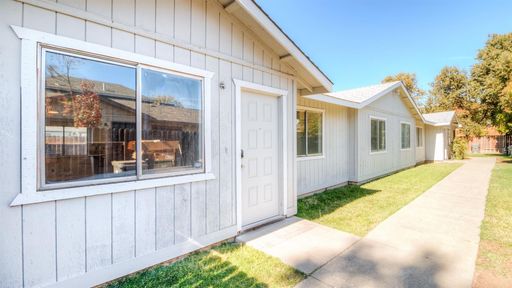 3 Bedroom 2 bathroom Duplex in Sacramento – photo 1