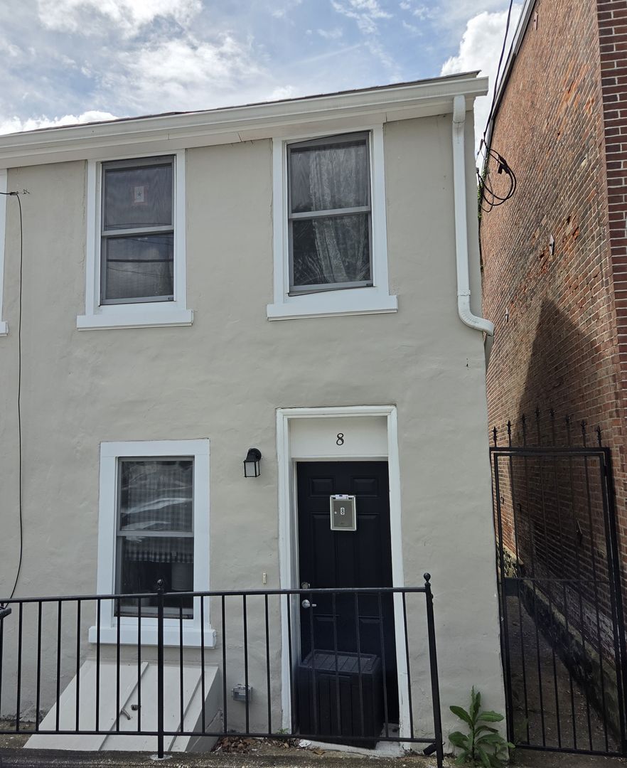Wilmington Townhome: 8 W 20th Street