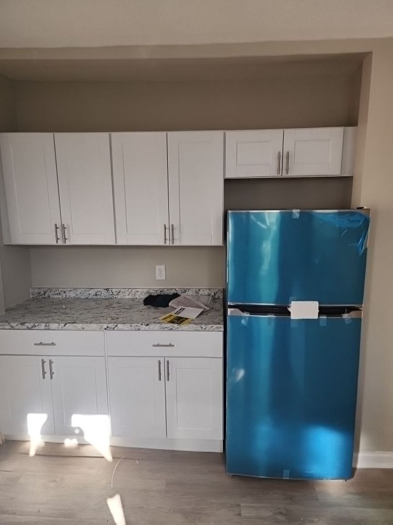 Hartford Apartment: 101 Maple Avenue